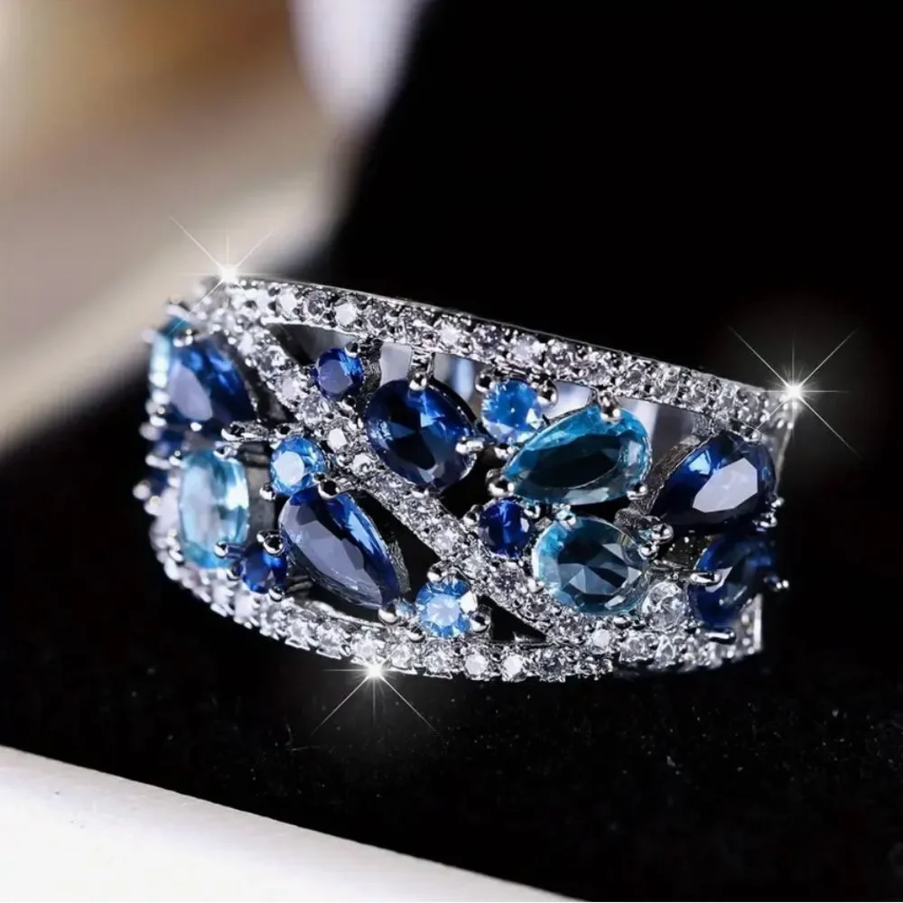 🔷 Gorgeous NEW Blue crystal gemstone band ring size 8 🔷